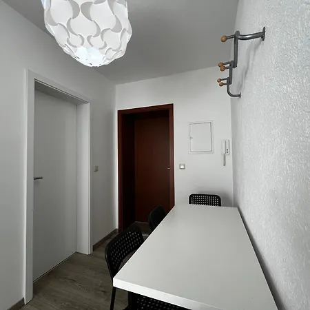 Vollausgestatte Mit, Wlan, Tv In Jedem Schlafzimmer, Einzelbetten, Bad, Garten * Crimmitschau